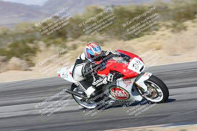 media/Dec-01-2025-Moto Forza (Mon) [[2daa91e15f]]/3-Beginner Group/Session 4 Turn 9/